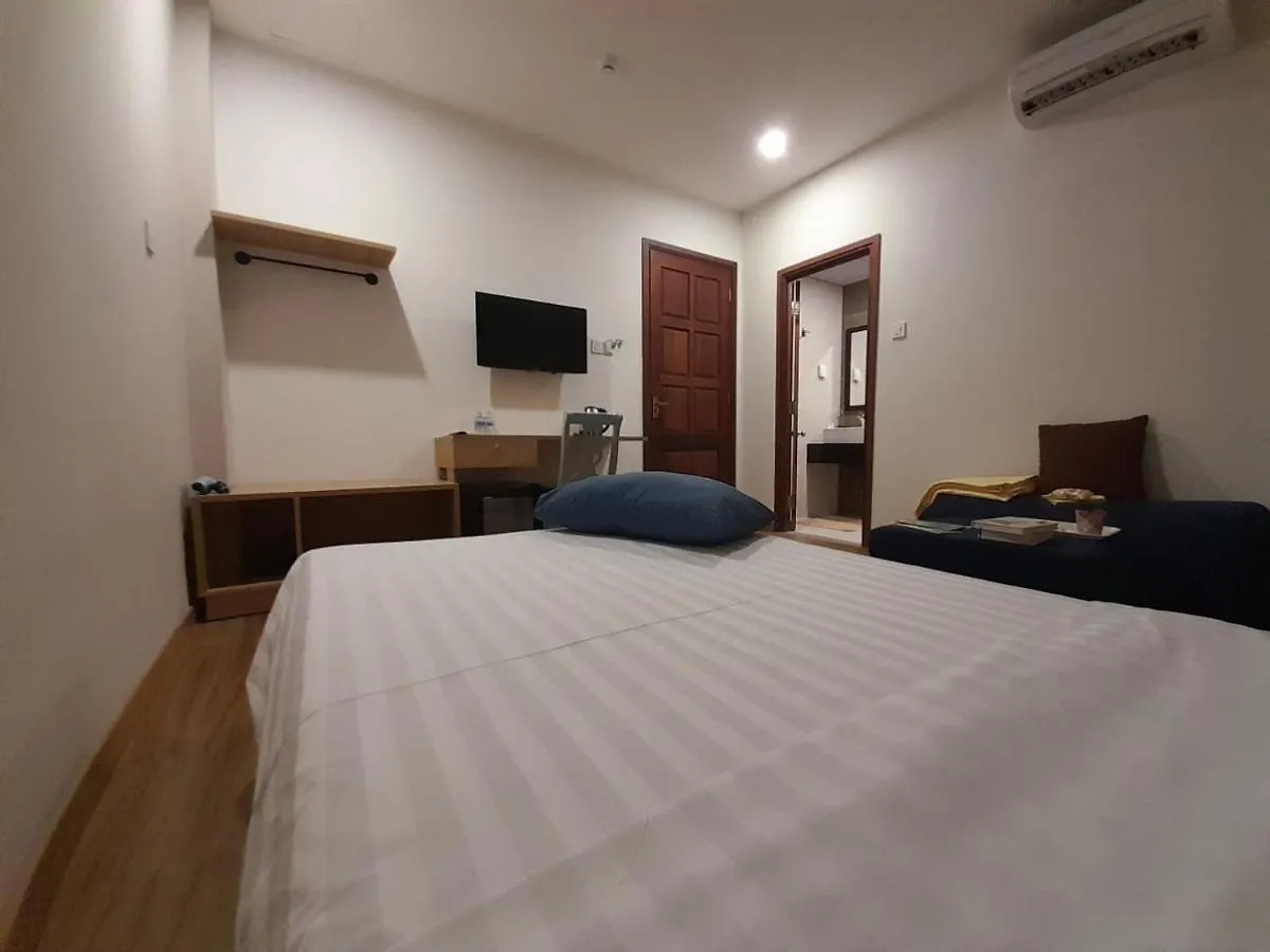 Happy Home Nha Trang 2*,
